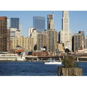 Manhattan Across the East River, New York City, New York, USA Premium 