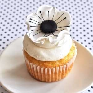  NEW White Anemone 3 D Cupcake Topper  6 Pieces Toys 