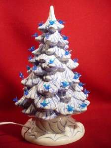   BLUE AND WHITE HOLLAND MOLD VINTAGE CERAMIC CHRISTMAS TREE  