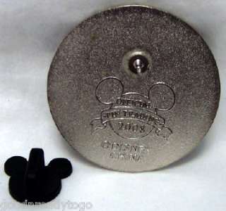 DISNEY VOTE FOR MICKEY RED WHITE BLUE ROUND PIN NEW  