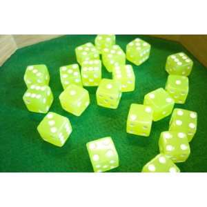  Glow in the Dark Lemon Colored 6 Sided Dice Toys & Games