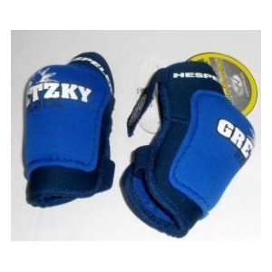  Gretzky Basix Hockey Elbow Pads   Medium (1 Pair) Sports 