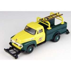  HO 1954 Ford F 350 Utility Truck, C&NW Toys & Games
