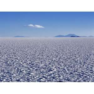  Endless Salt Crust of Salar De Uyuni, Largest Salt Flat in 