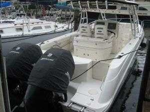 30 BOSTON WHALER 2005 CONQUEST 305 WITH 4 STROKE MERCURY VERADOS 30 