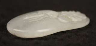 ANTIQUE CHINESE AMULET QING DYNASTY HAND CARVED WHITE JADE PEBBLE BIRD 
