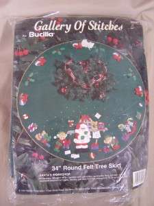 BUCILLA SANTAS WORKSHOP ROUND FELT TREE SKIRT KIT 1994  
