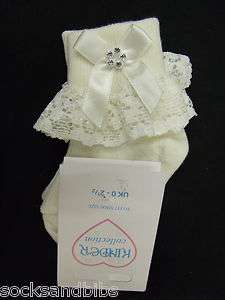 BABY GIRL OCCASSION IVORY SOCKS WITH IVORY RIBBON AND DIAMANTE 0 0 0 2 