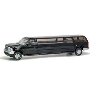  1/18 2004 Ford Excursion Limo Toys & Games