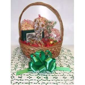 Cakes Large Seasons Greetings Christmas Basket with Handle Holly 