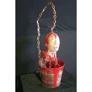  Hanging Bleeding Head on a Chain Fountain