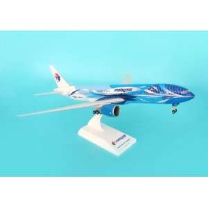    Skymarks MAS B777 200 Freedom of Space Model Airplane Toys & Games