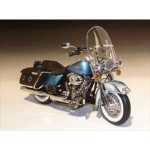  2011 Harley Davidson FLHRC Road King Classic Cool Blue 