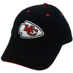   KANSAS CITY CHIEFS ARROW HEAD VELCRO BLACK HAT CAP
