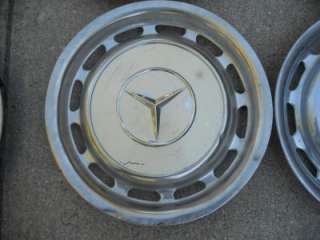 Vintage OEM Mercedes Benz 14 inch hubcap W111 W113 W114 W116 W107 