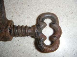 ANTIQUE EC STEARNS CLAMP ROD WINDING HOLDER  