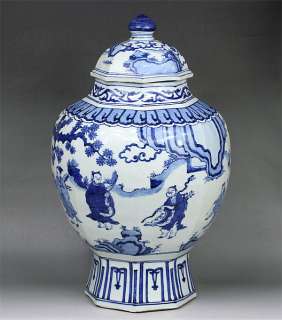 BEAUTIFUL BLUE AND WHITE PORCELAIN Jar / vase  