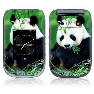 BlackBerry Style 9670 Skin Decal Sticker   Panda Bear