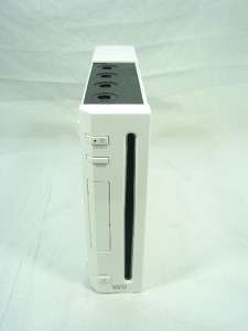 White Nintendo Wii Console RVL 001 As Is S/NLU54284708  