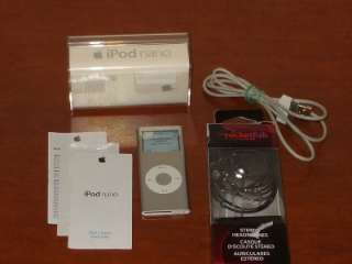 Apple iPod nano 2nd Generation Silver (2 GB) NICE 885909112432 