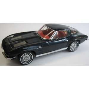 1963 Corvette Coupe Split Window Coupe in Daytona Blue Diecast Model 