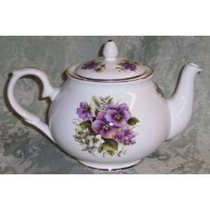 Sheltonian 6 Cup English Teapot   Pansy 