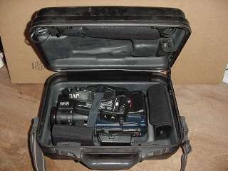 JVC GR 35 Video Movie Camcorder VHS C Bundle w/case  