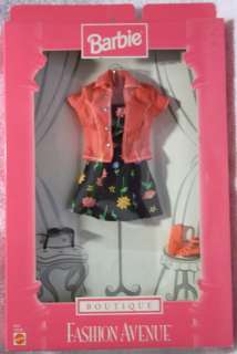   jpg Fashion Avenue Barbie 1998 19205 Boutique Black Flower Print Dress