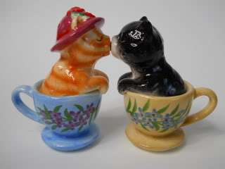 Pair of Ceramic Kissing Cat Kitten In Tea Cups Salt & Pepper Shakers 