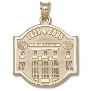  New York Yankees Solid 14K Gold Final Season Logo 5/8 