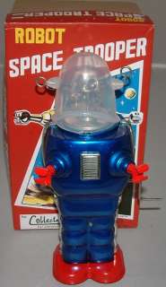 ROBOTS  Robot Space Trooper Tin Clockwork Model  