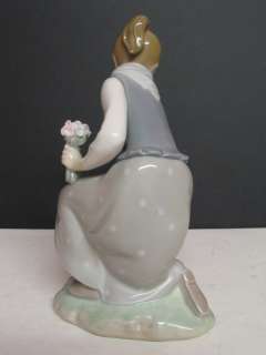 VINTAGE LLADRO GIRL WITH FLOWERS RETIRED GLOSS 1172  