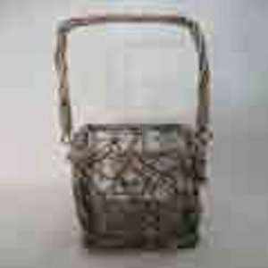    6.75 SQUARE GLASS VASE WILLOW WEAVE BASKET